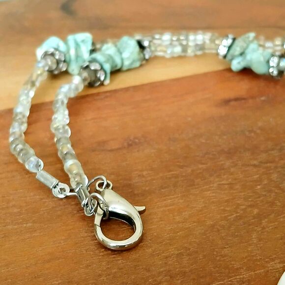 21" Howlite & Seed Bead Necklace, Seashell Pendant, Boho Statement - Picture 5 of 6